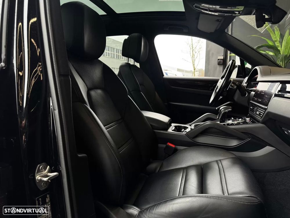 Porsche Cayenne E-Hybrid Tiptronic S Platinum Edition - 36