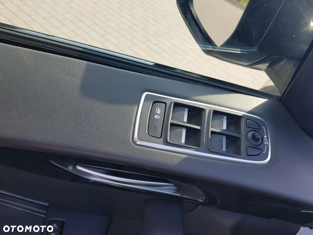 Jaguar F-Pace 3.0 TDV6 AWD R-Sport - 19