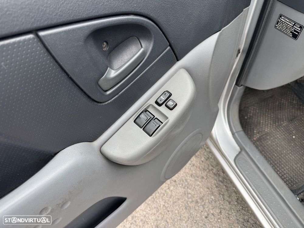 Toyota Yaris Verso 1.4 D-4D Sol - 9