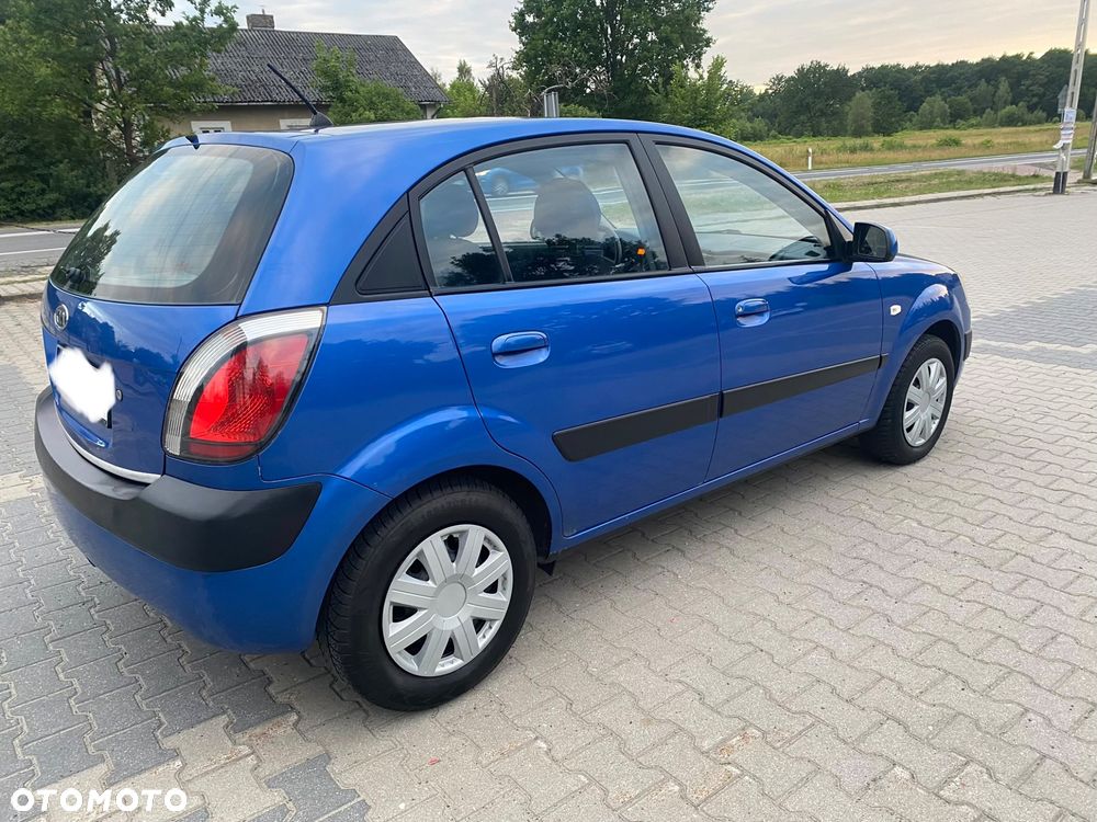Kia Rio - 7
