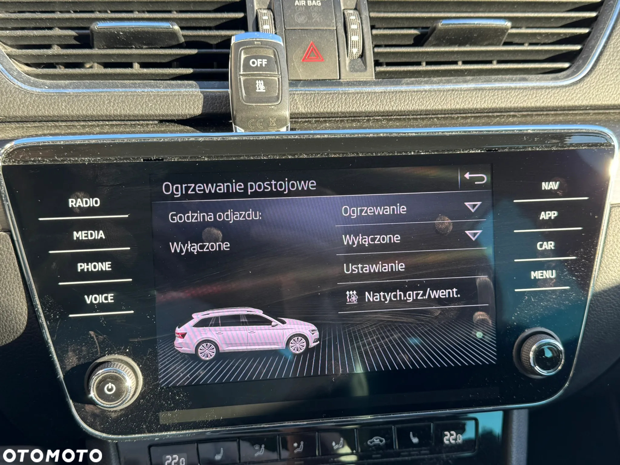 Skoda Superb 2.0 TDI SCR Style DSG - 24