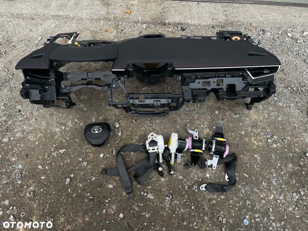 Konsola deska pasy airbag oryginał Toyota Corolla E21 - 1