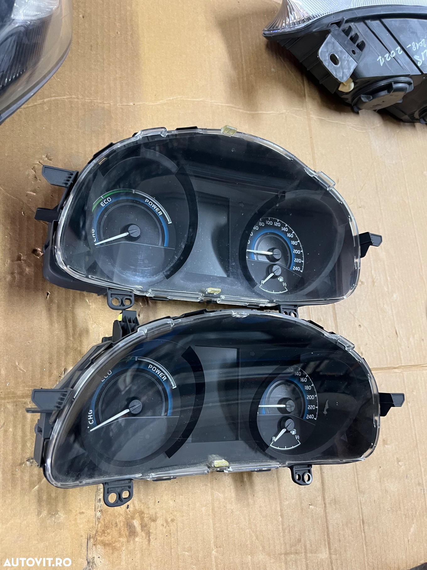 Ceasuri bord color Toyota auris 1.8 Hibrid 2017 - 2