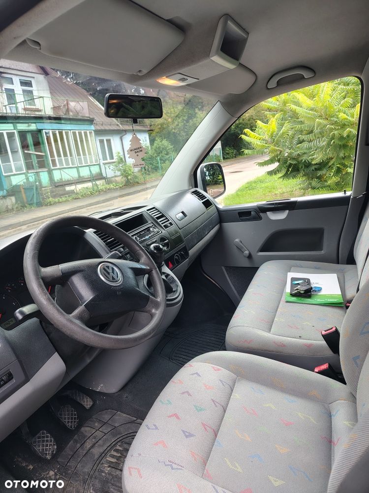 Volkswagen Caravelle - 5