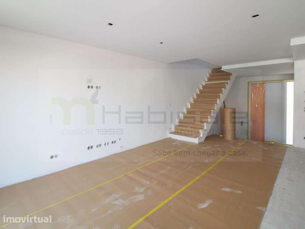 Moradia T4+1 com Jacuzzi - Grande imagem: 2/33