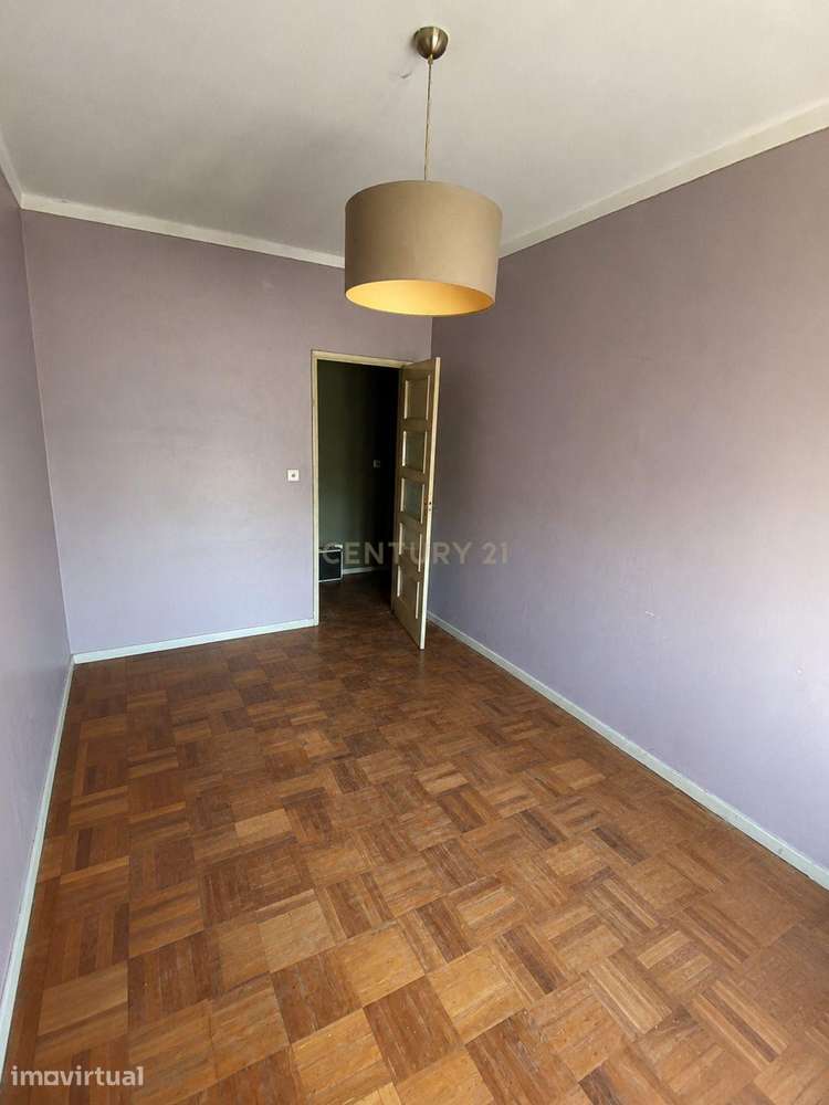 Prédio em Propriedade Total com Elevado Potencial de Valorização | Set - Grande imagem: 4/27