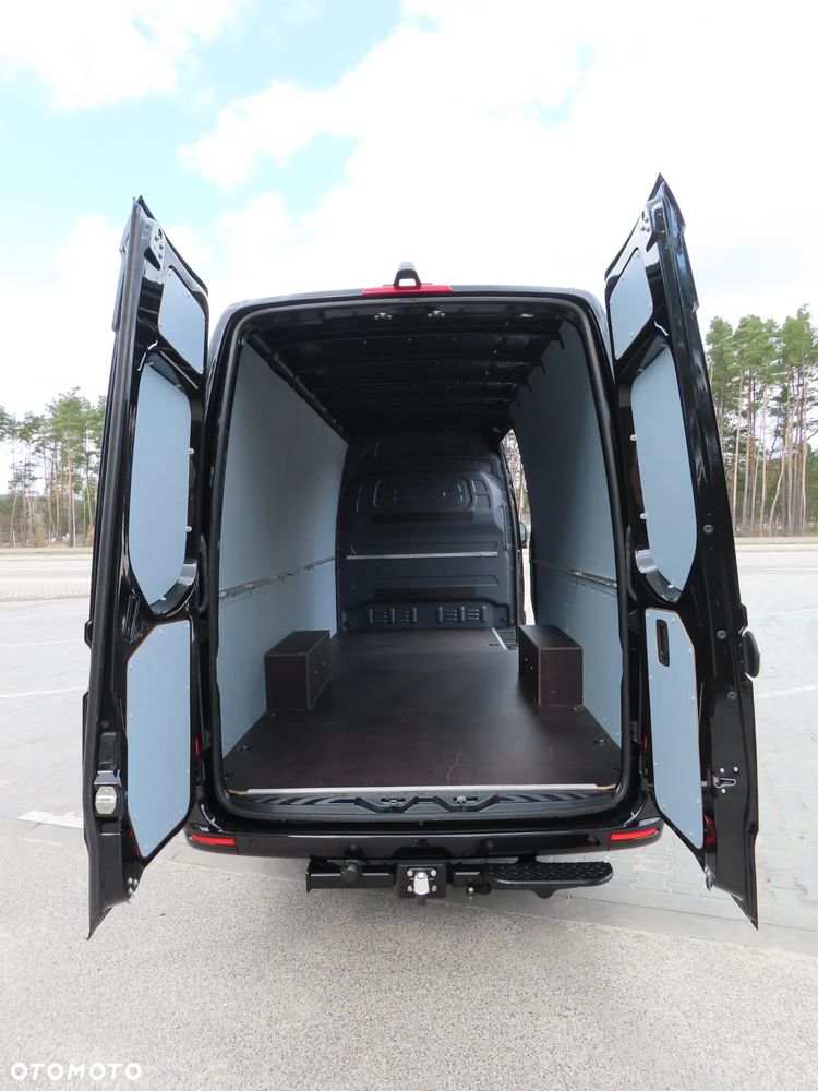 Mercedes-Benz Sprinter 319 CDI 190 KM 9G-Tronic Automat Model 907 AMG Panamericana GT AMG Furgon Blaszak Ekstra Długi LONG MAXI + 4800 mm Zawieszenie Tylne Pneumatyczne Adaptacyjne WZMACNIANY Rozstaw Osi 4325 mm Ładowność 941 Kg HAK 2800 Kg FULL Opcja Wyposażenia Stan Auta Nowy Jak Z Salonu OKAZJA DOSTEPNY I GOTOWY - 18