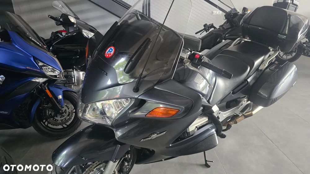 Honda ST - 5