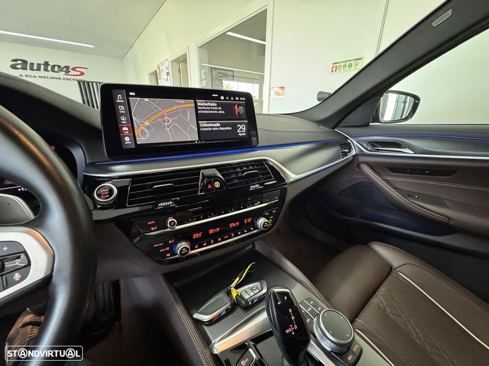 BMW 520 d Pack M Auto - 23