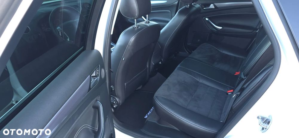 Ford Mondeo 2.0 EcoBoost Titanium - 17