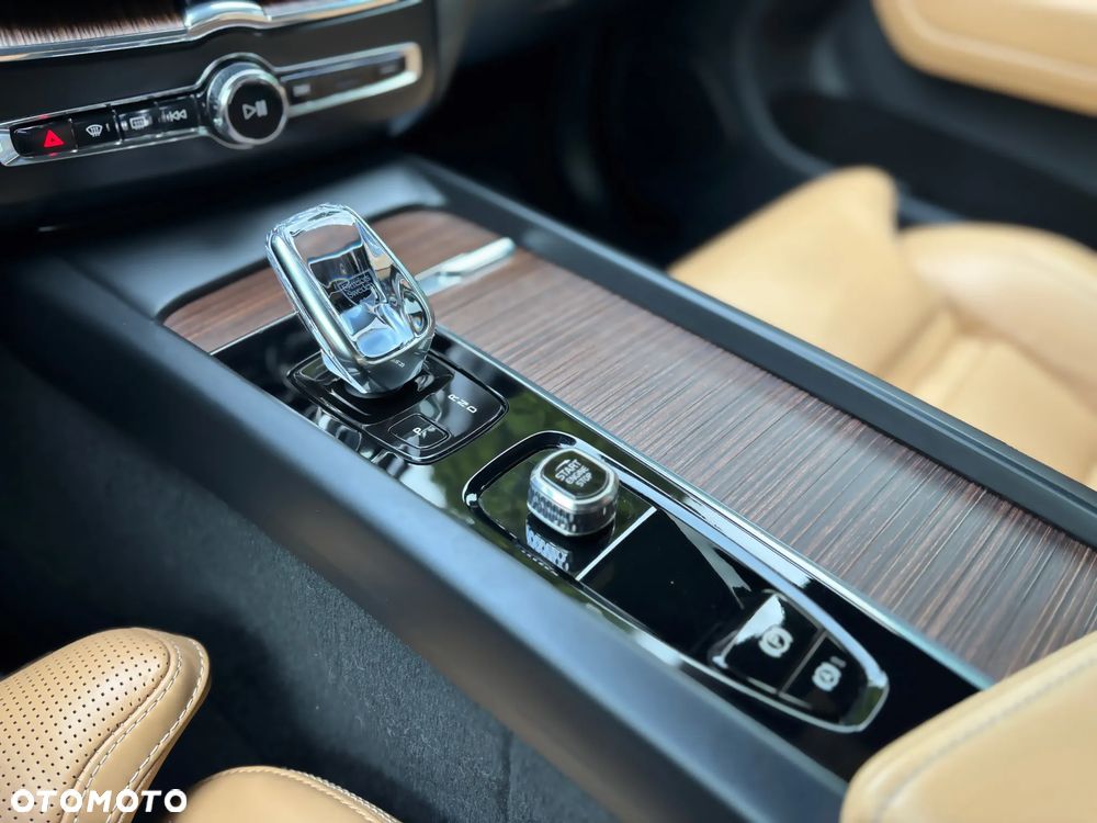 Volvo XC 60 B4 D AWD Geartronic Inscription - 25
