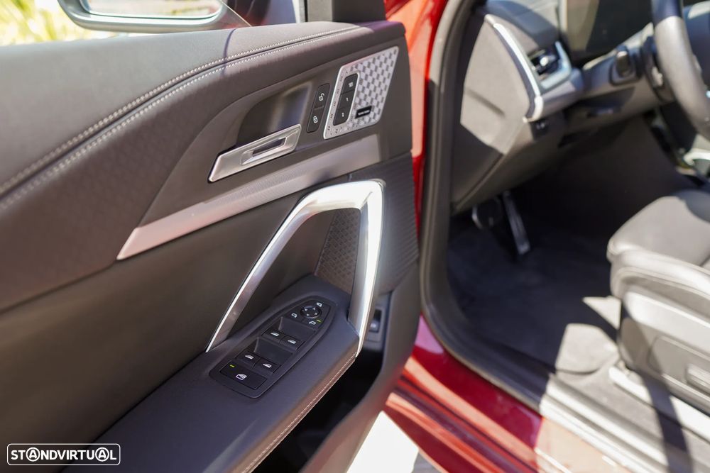 BMW iX2 eDrive20 Pack Desportivo M - 15