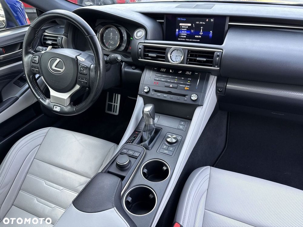 Lexus RC 200t / 300 F Sport - 12