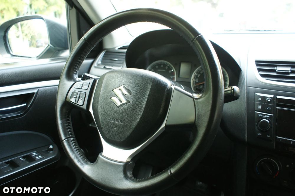 Suzuki Swift 2011 photo 5