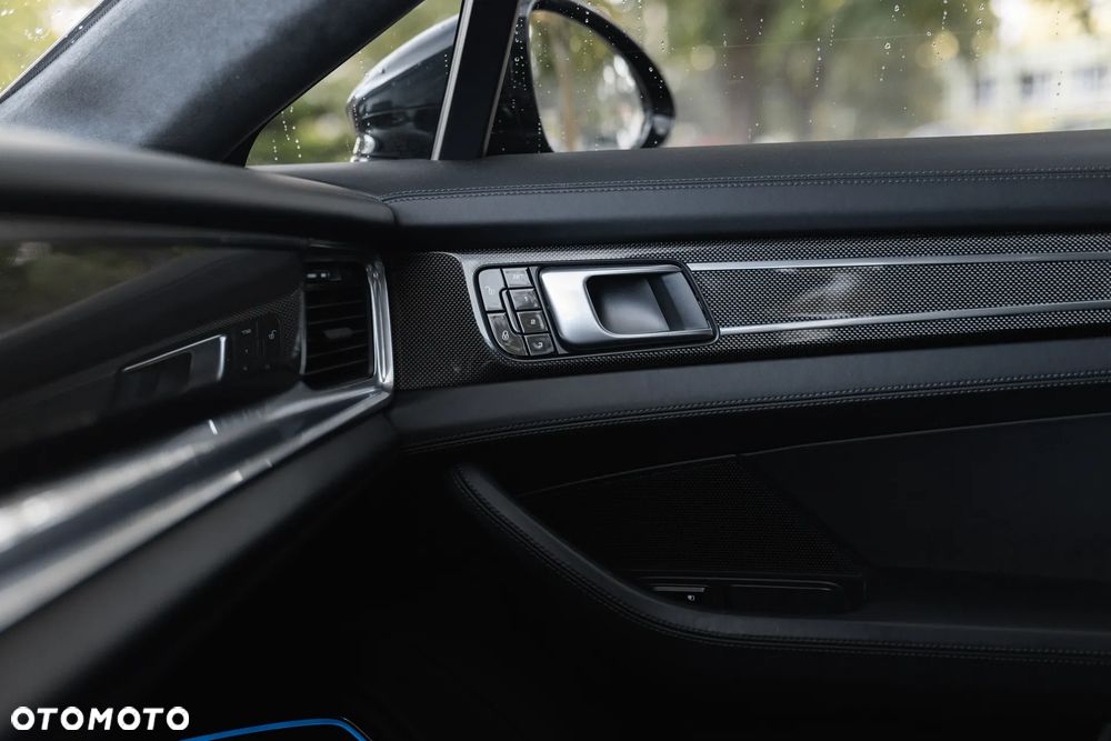 Porsche Panamera Turbo - 27