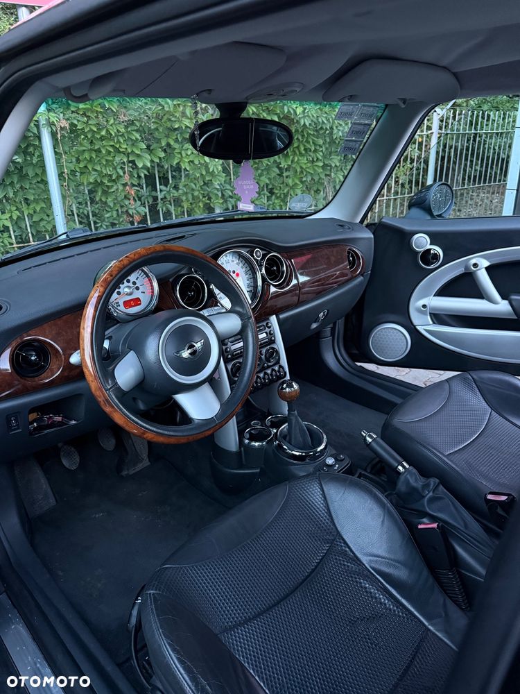 MINI Cooper Standard - 11