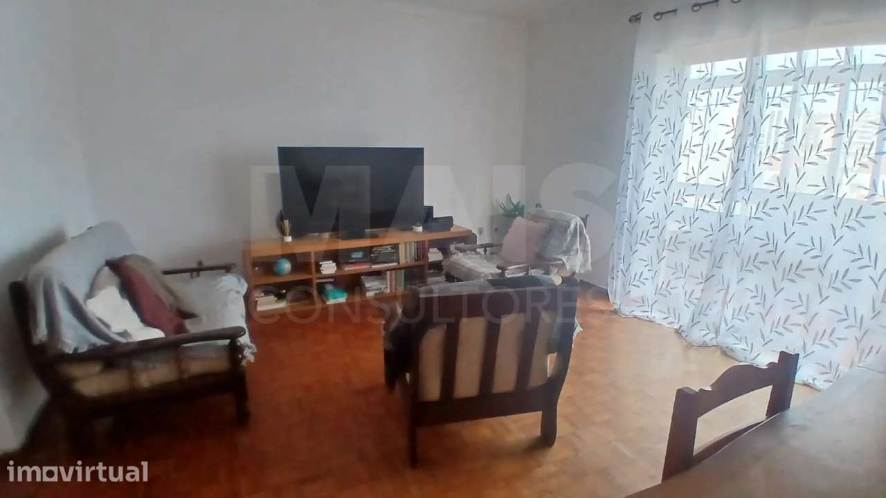 Apartamento T3 com marquise localizado no centro da cidade - Grande imagem: 3/14