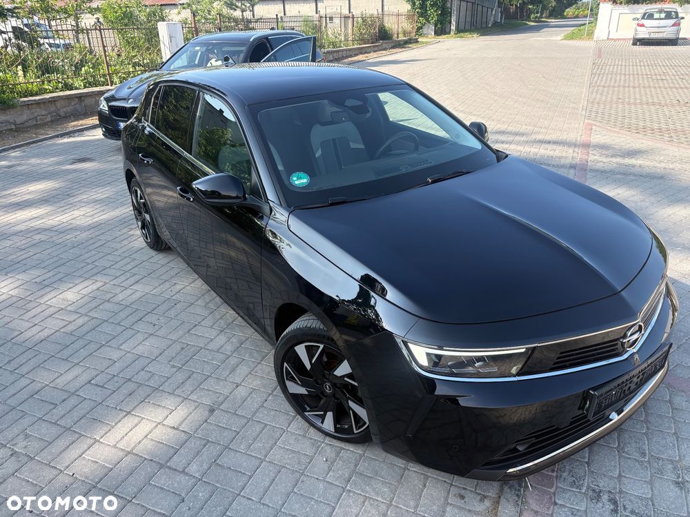 Opel Astra 1.2 T Business Edition S&S - 1