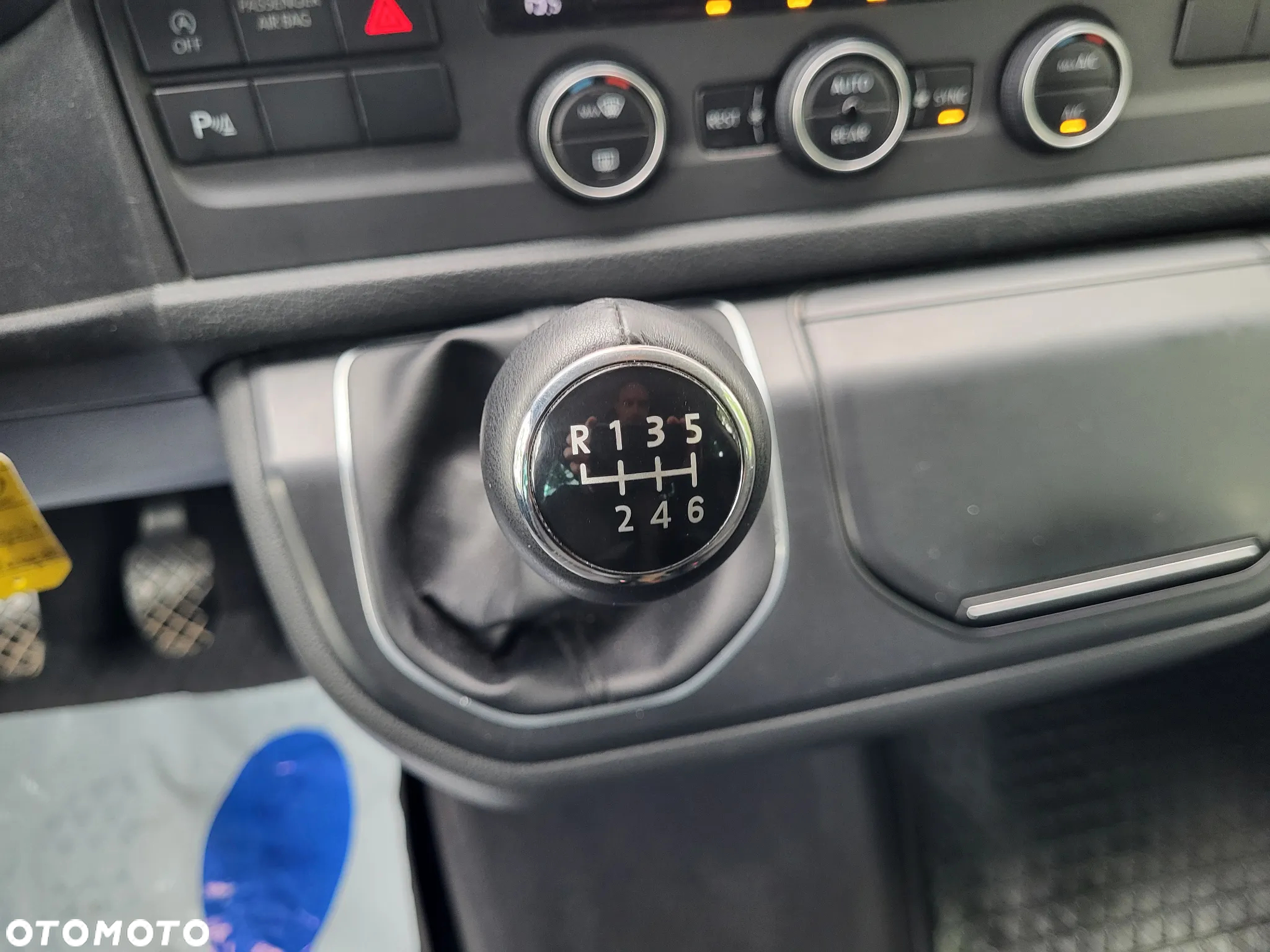 Volkswagen Multivan - 18