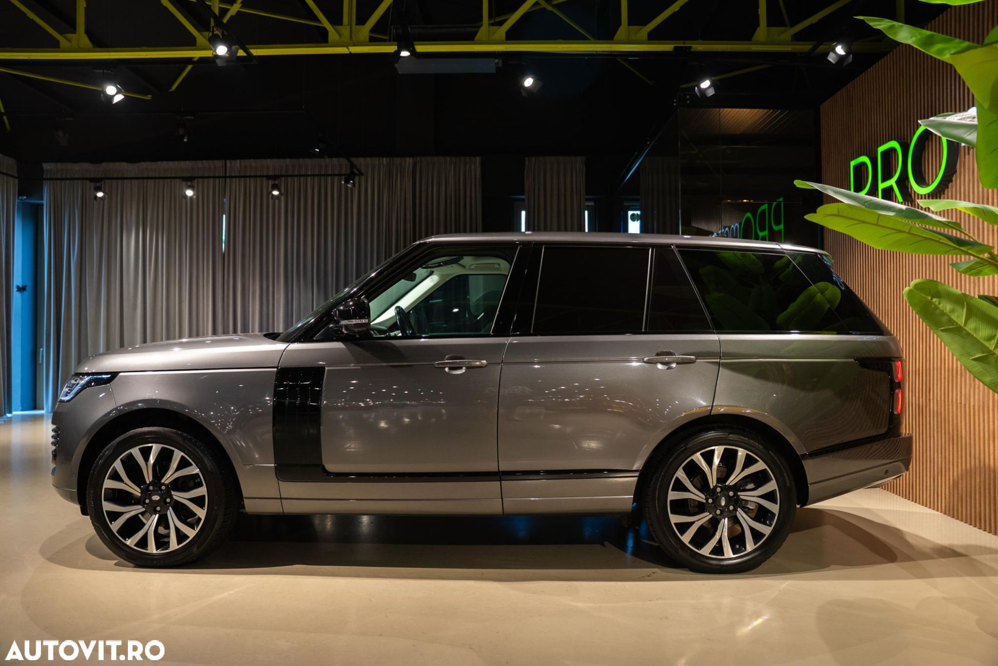 Land Rover Range Rover - 11