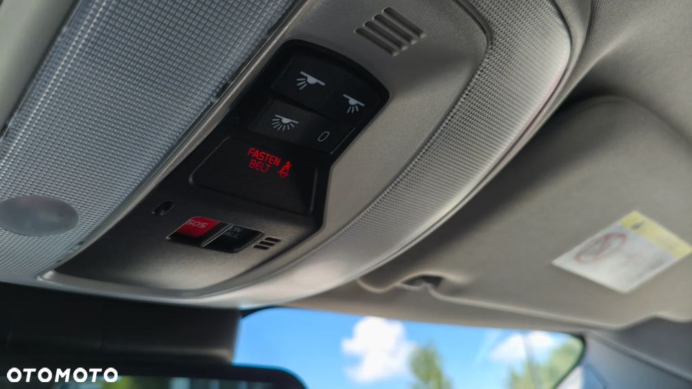 Volvo V70 D2 Momentum - 35