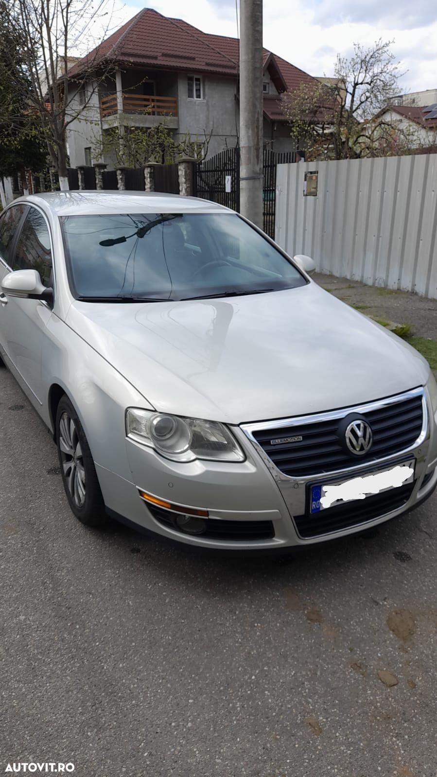 Volkswagen Passat - 1