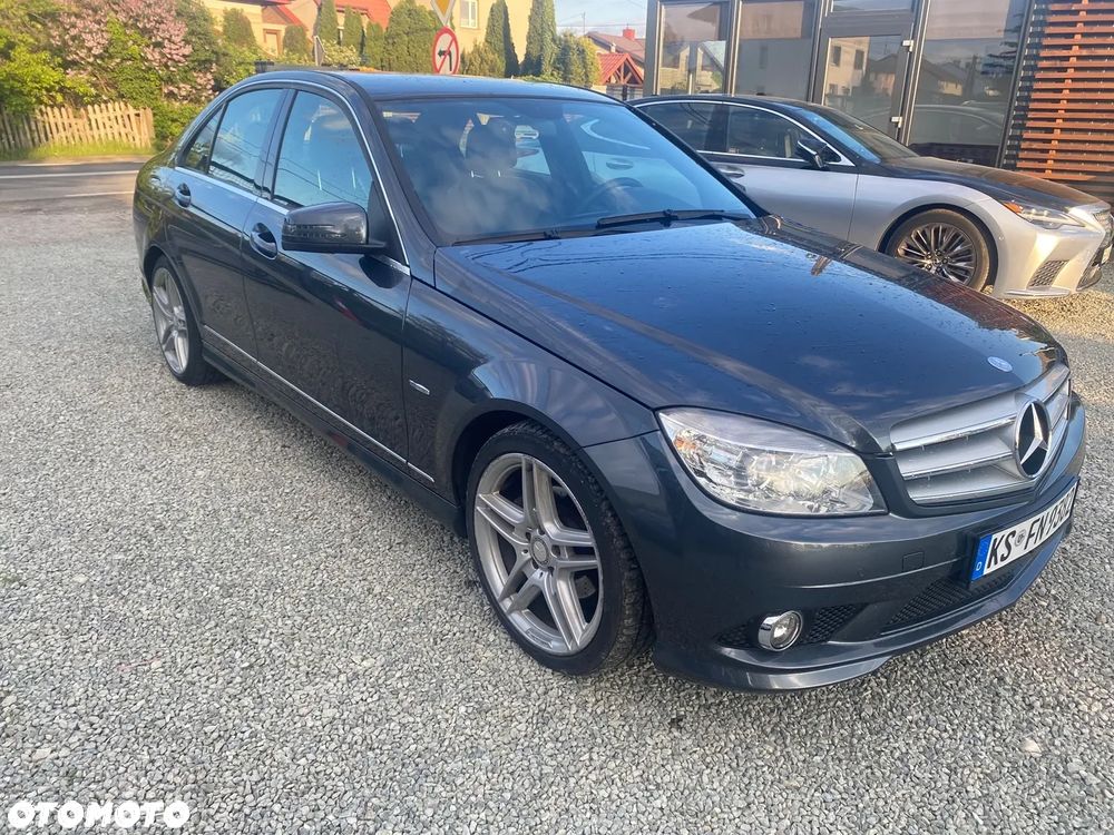 Mercedes-Benz Klasa C 180 CGI BlueEFFICIENCY Avantgarde - 3