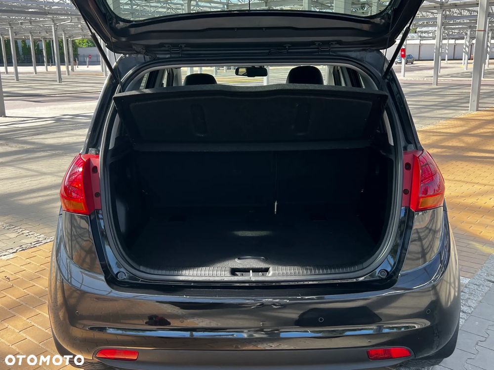 Kia Venga 1.4 Business Line - 9