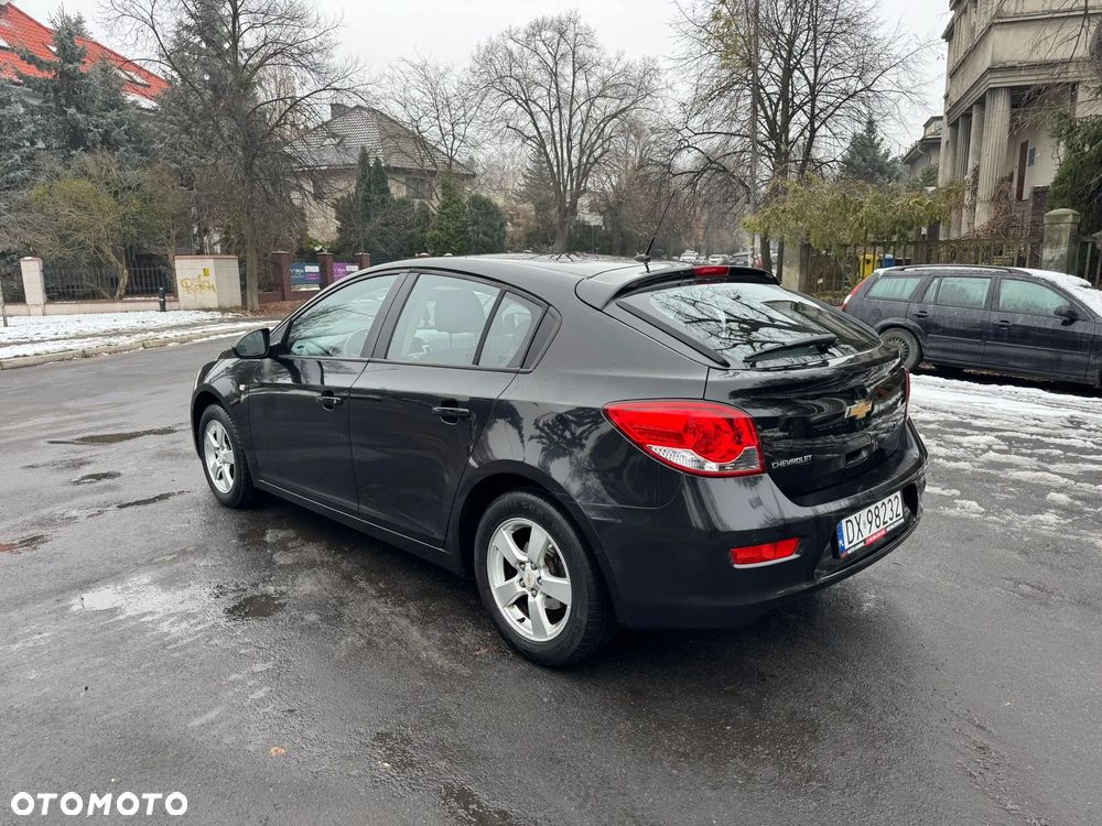Chevrolet Cruze 1.6 LT+ - 4