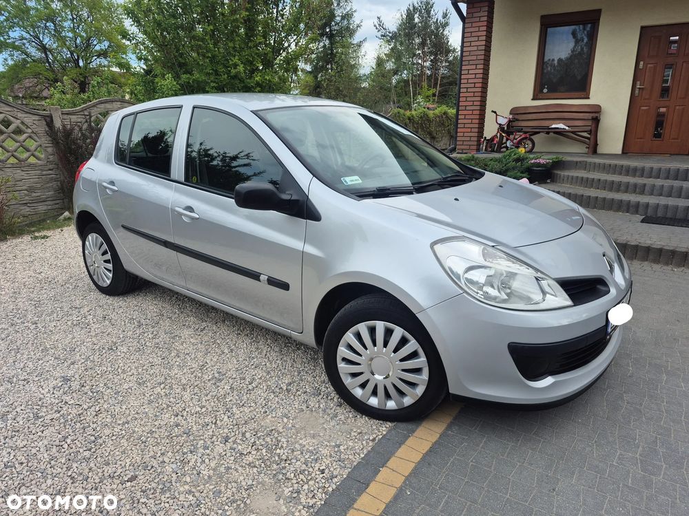 Renault Clio 1.2 16V Expression - 1