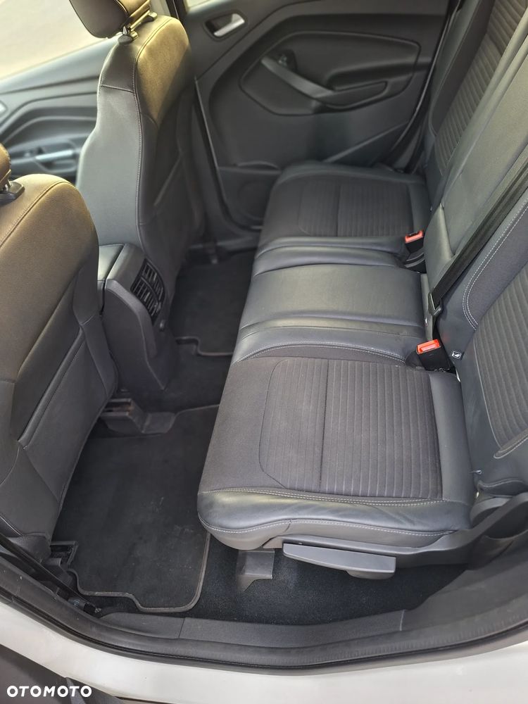 Ford Kuga 2.0 TDCi 4x4 Titanium - 16