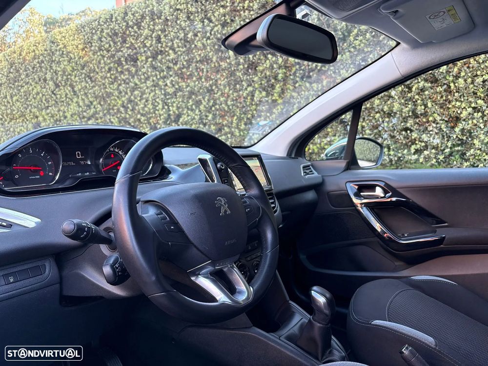 Peugeot 208 1.4 HDi SE Style - 15