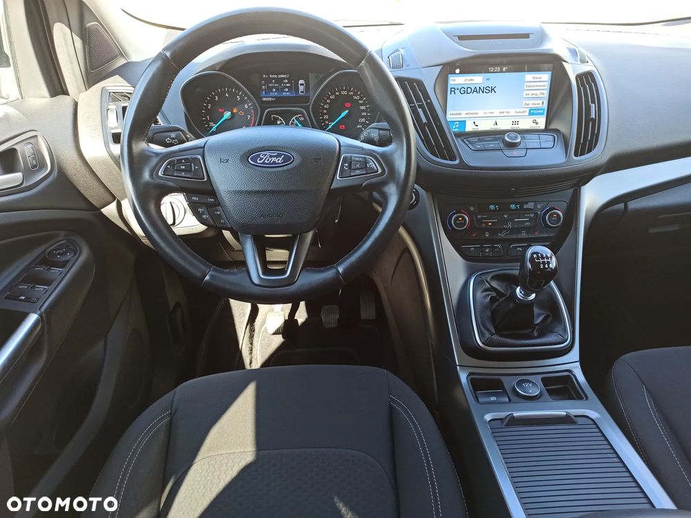 Ford Kuga - 24
