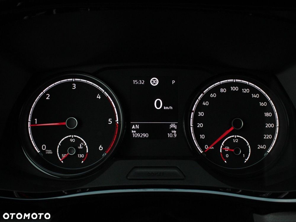 Volkswagen Caravelle 2.0 TDI L2 Comfortline DSG - 16