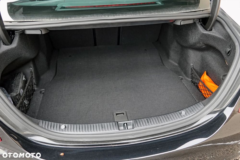 Mercedes-Benz Klasa C 300 4MATIC 9G-TRONIC - 30