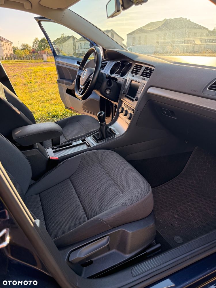 Volkswagen Golf 1.6 TDI BMT Comfortline - 11