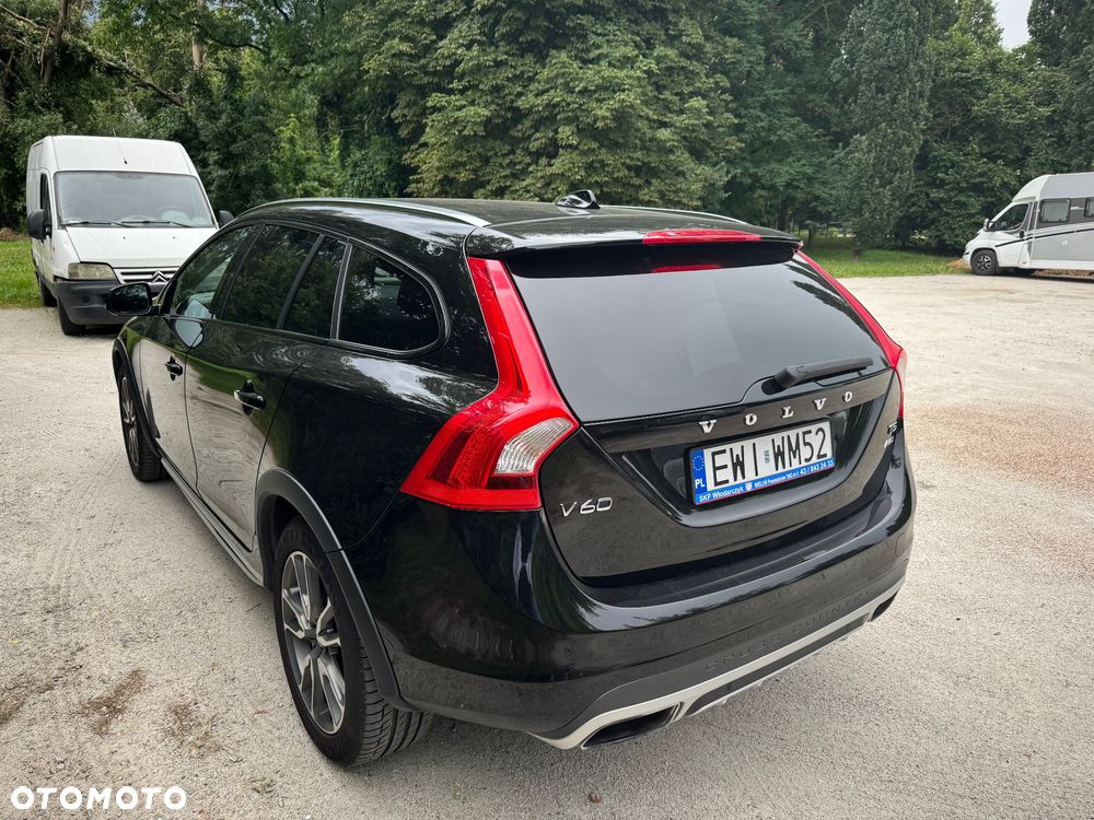 Volvo V60 Cross Country - 6