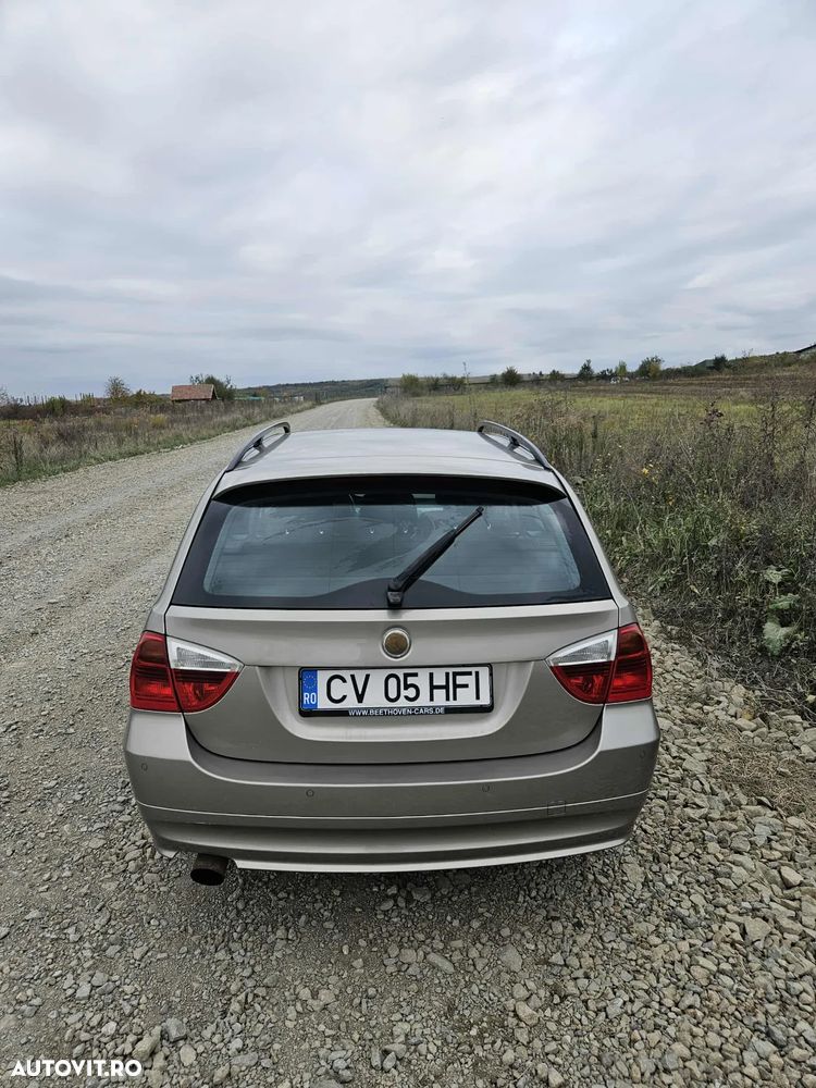 BMW Seria 3 318d DPF Touring - 6
