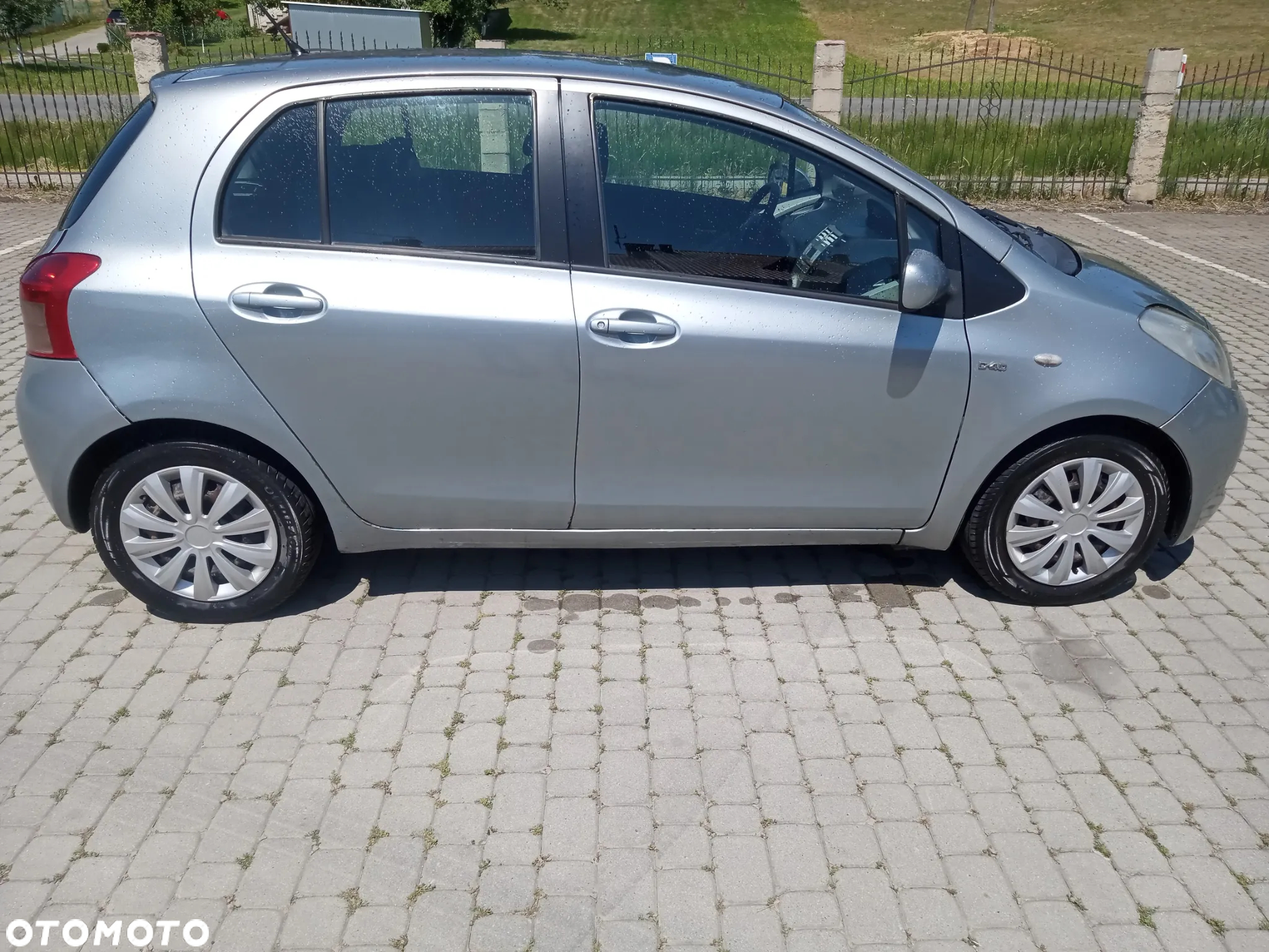 Toyota Yaris - 4