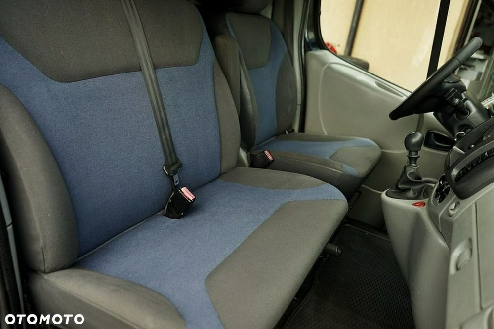 Renault Trafic - 19