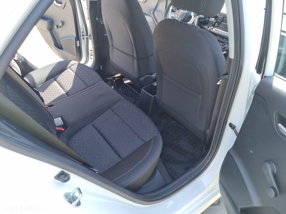 Kia Rio 1.2 M - 12