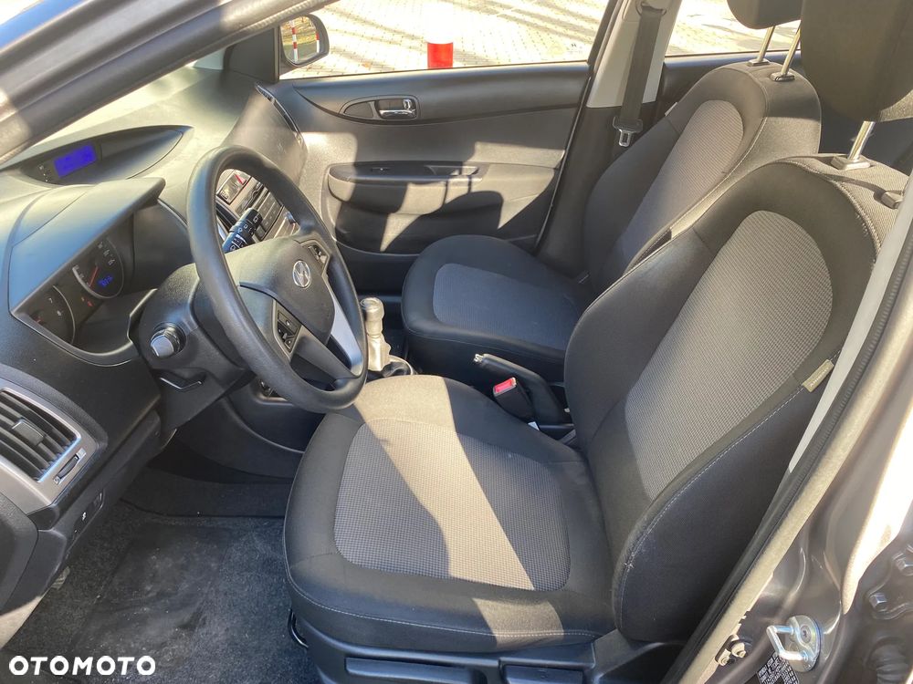 Hyundai i20 1.25 Comfort - 11