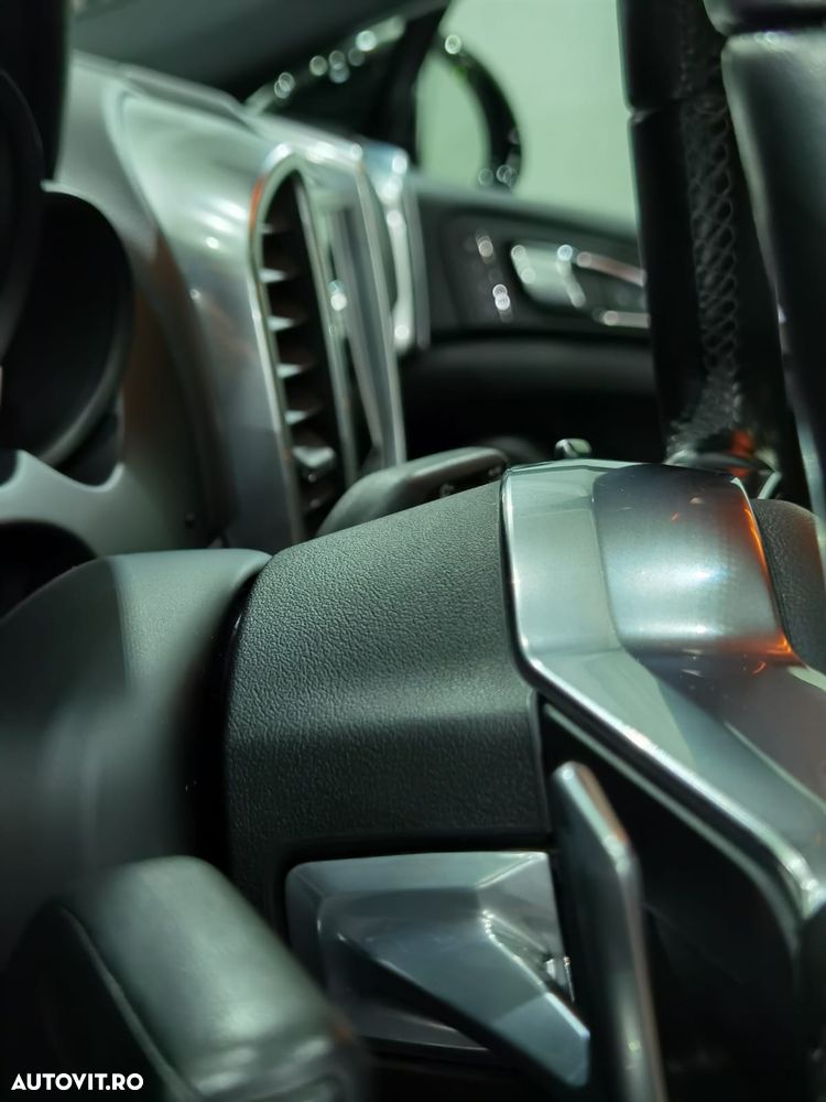 Porsche Cayenne - 21