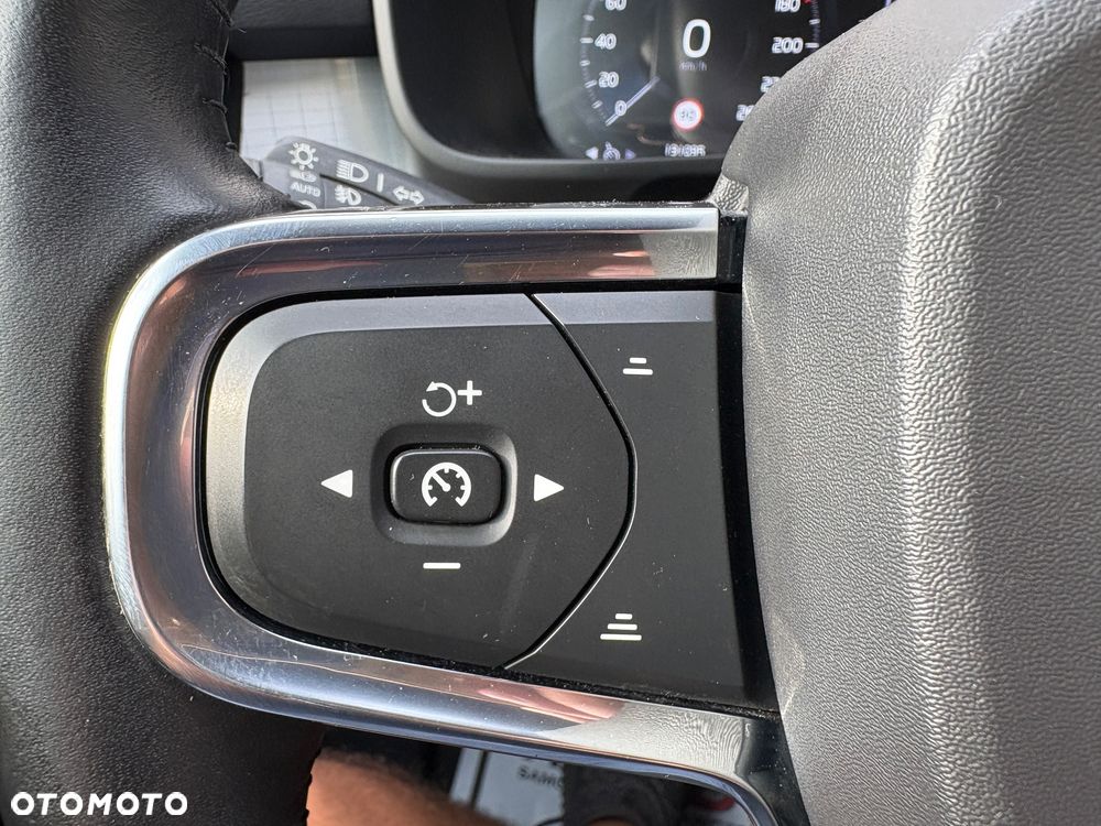 Volvo XC 40 - 32