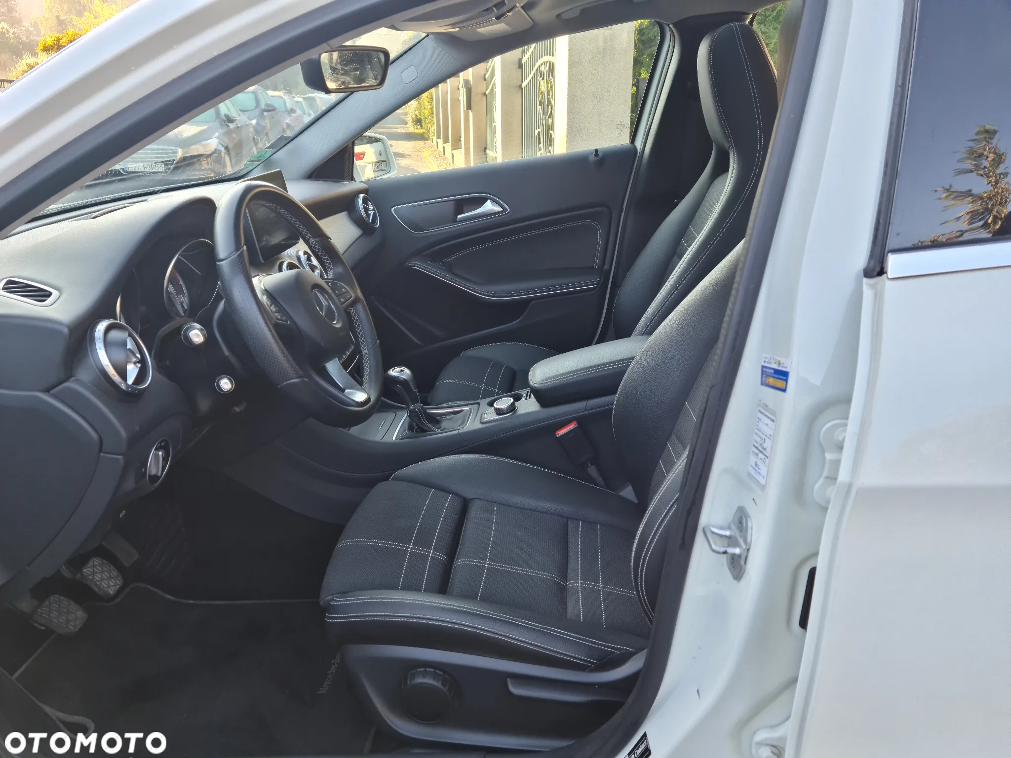Mercedes-Benz GLA - 21