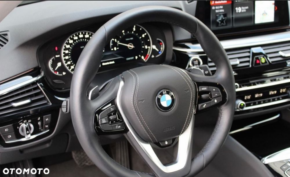 BMW Seria 5 520d Sport Line - 23