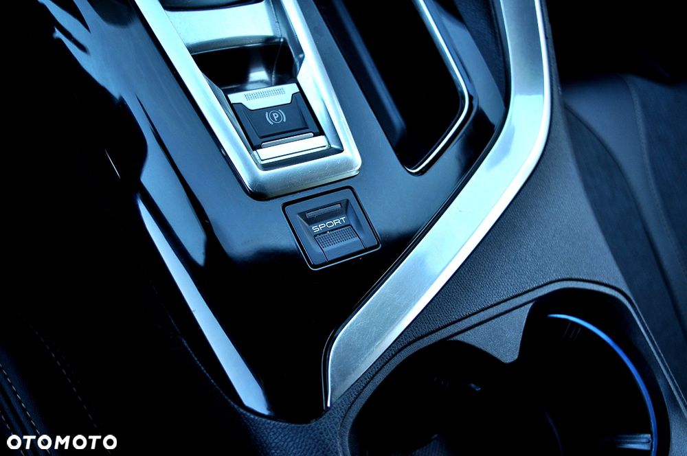 Peugeot 3008 1.5 BlueHDi GT Pack S&S EAT8 - 32