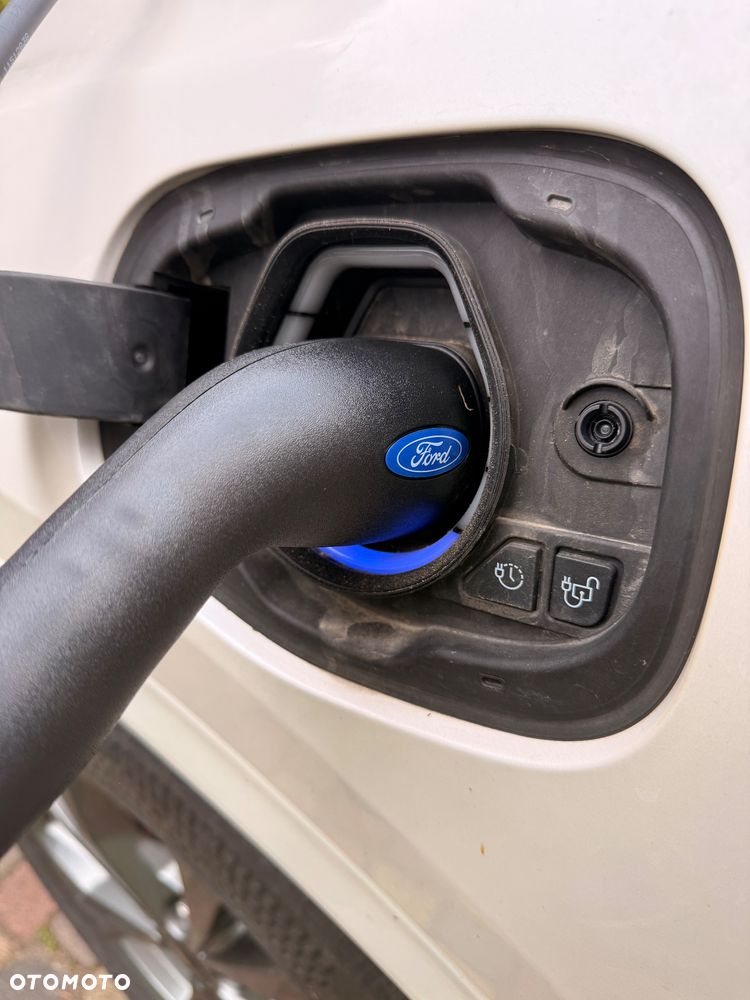 Ford Kuga 2.5P PHEV FWD ST-Line X - 36