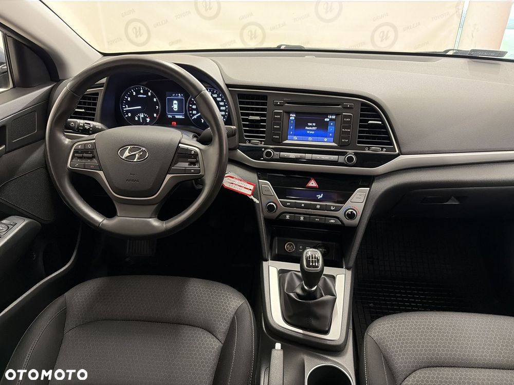 Hyundai Elantra 1.6 Comfort - 3