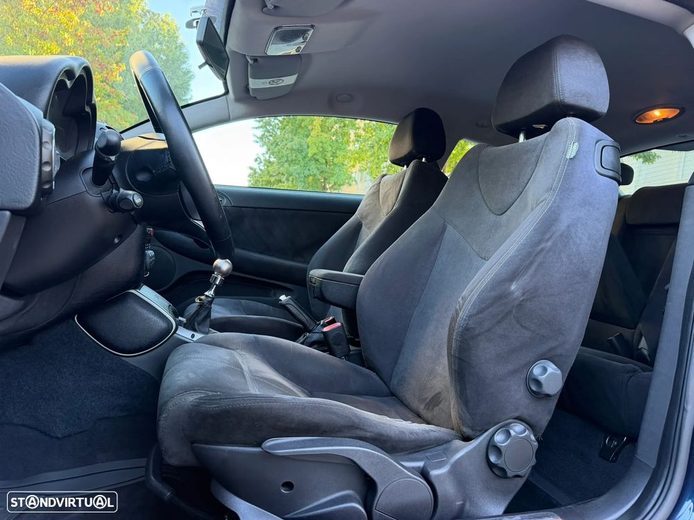 Alfa Romeo GT 1.9 JTD M-JET - 6